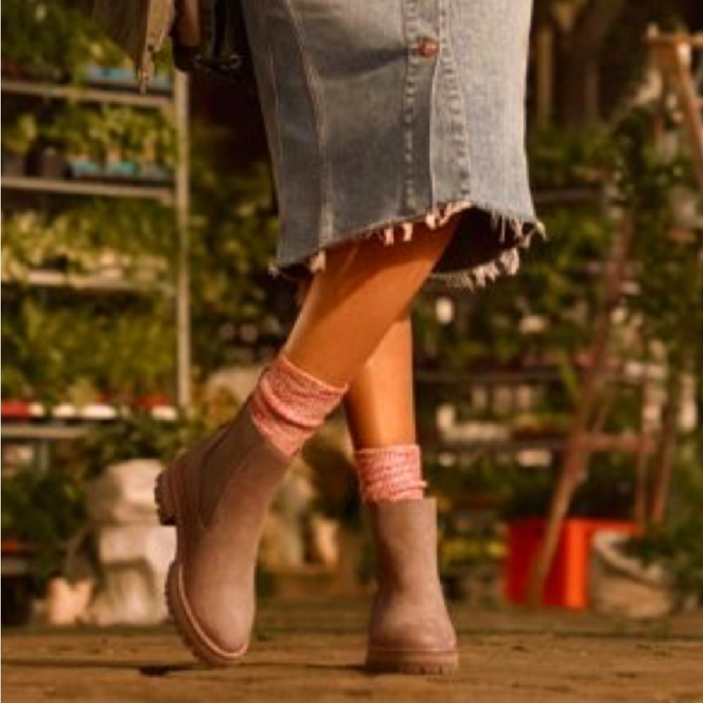 Timberland Courmayeur Valley Chelsea Boots Suede Size 9.5